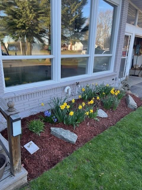 ONE OF A KIND BUNGALOW IN WELLAND!