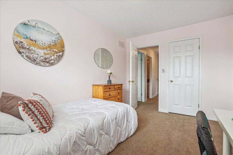 84 Hannon Cres.