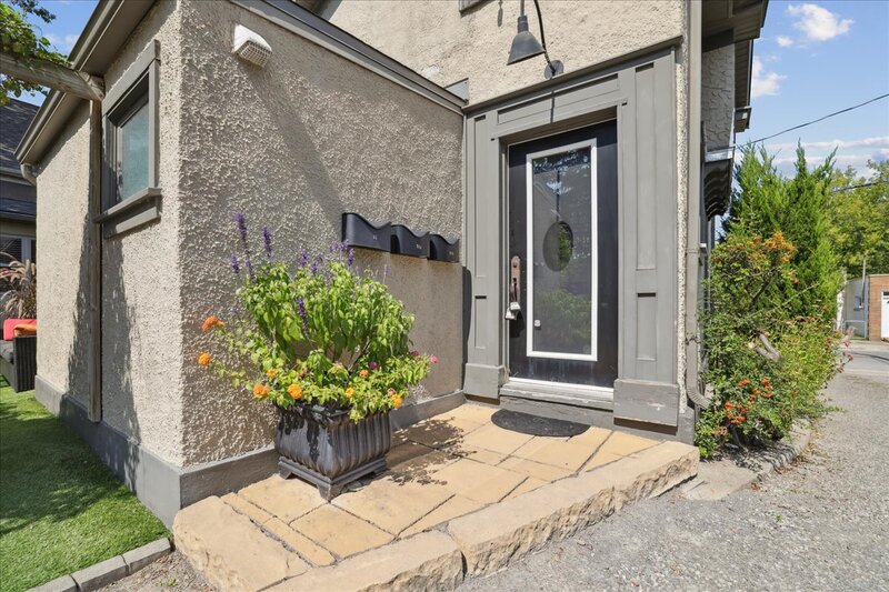 65 Queen St, St. Catharines 