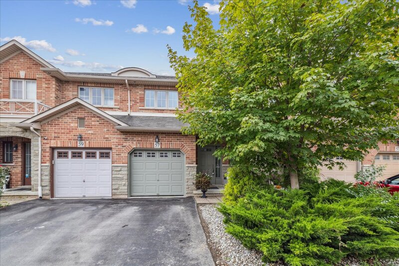 57 Marina Point Cres 