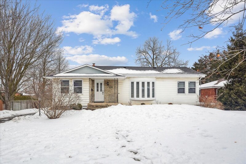 251 King St E, Stoney Creek