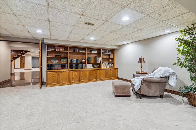 7 Lakegate Dr, Stoney Creek