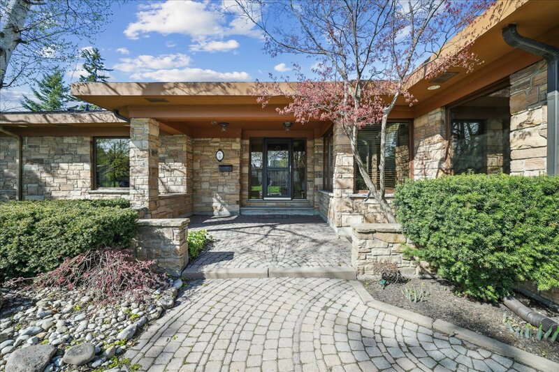 7 Lakegate Dr, Stoney Creek