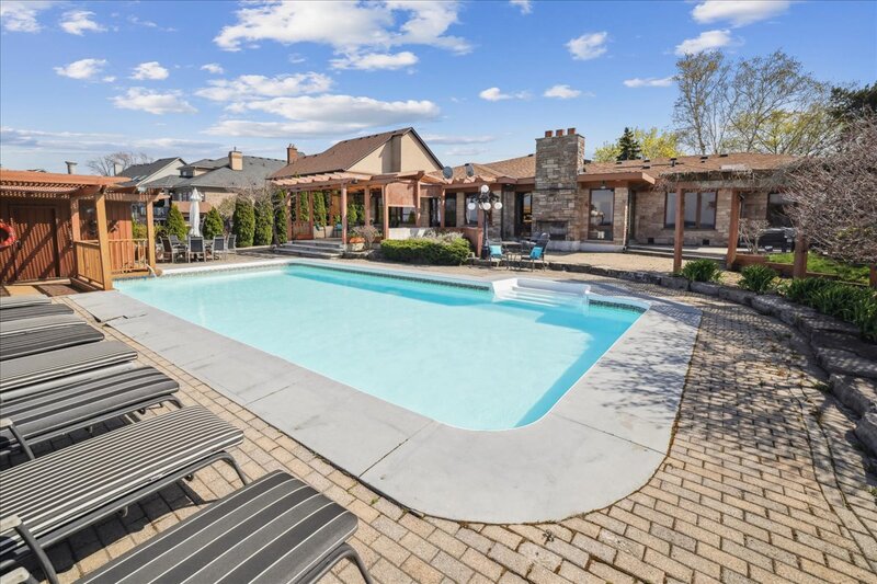 7 Lakegate Dr, Stoney Creek