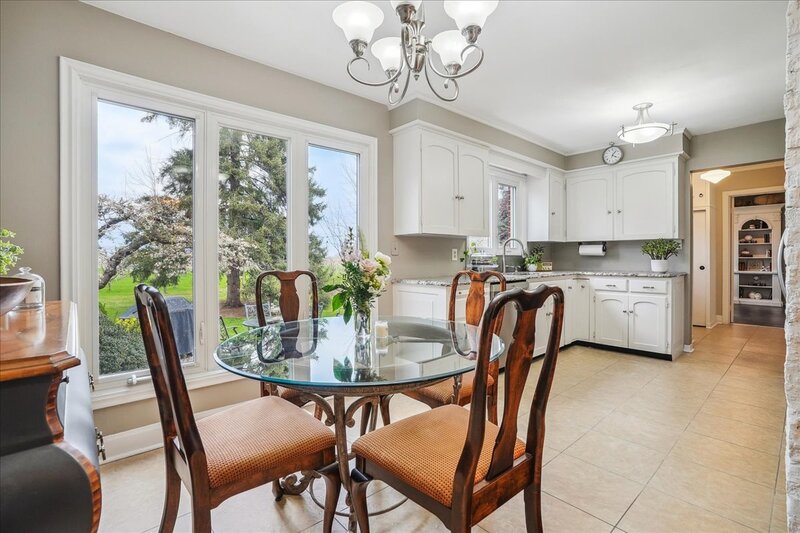 396 Main St W, Grimsby