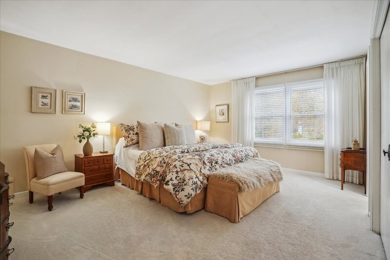 396 Main St W, Grimsby
