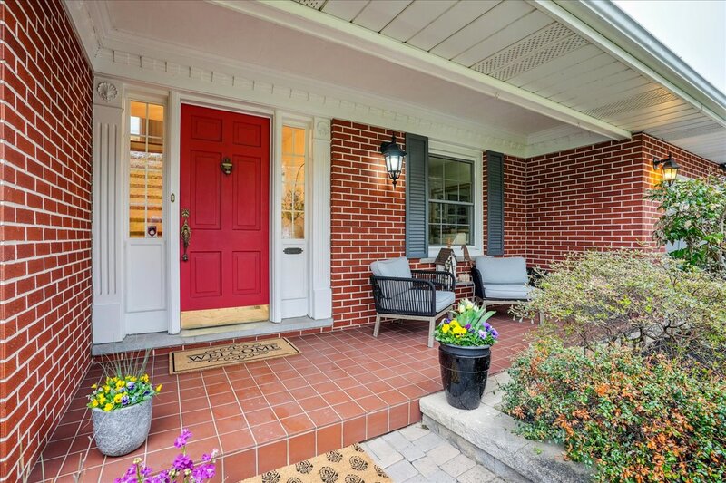 396 Main St W, Grimsby