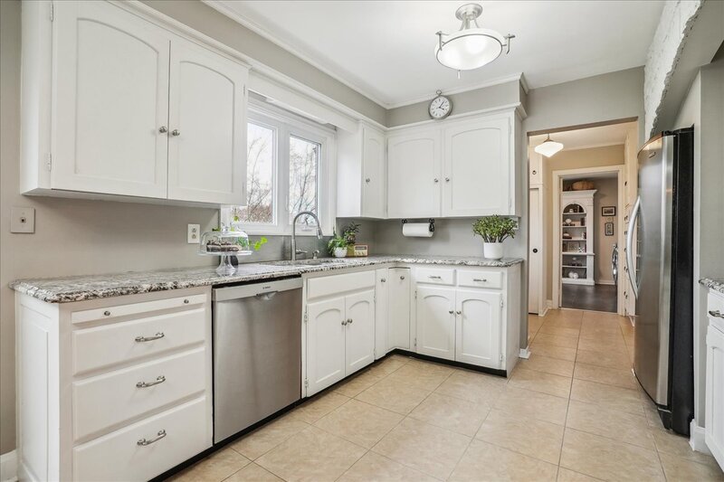 396 Main St W, Grimsby