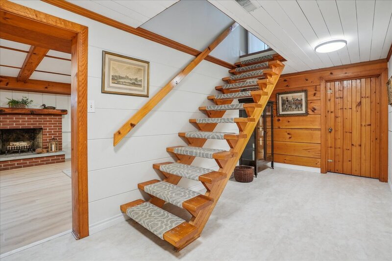 396 Main St W, Grimsby