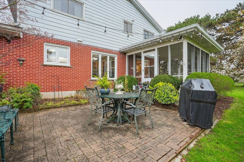 396 Main St W, Grimsby