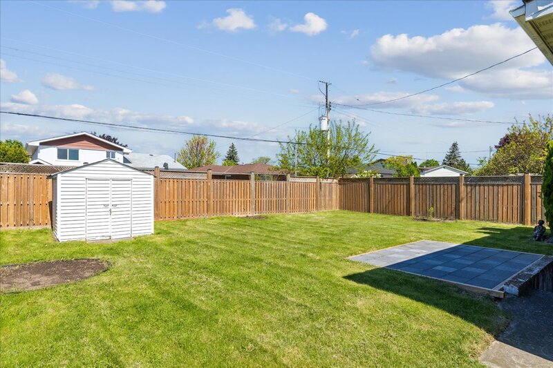 108 Nash Rd S, Hamilton