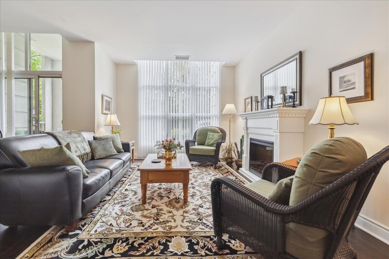 #102-442 Maple Ave, Burlington