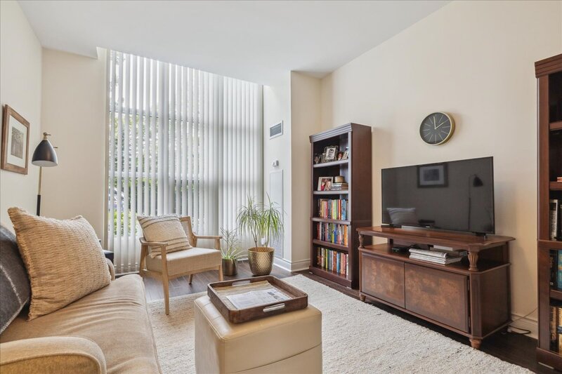 #102-442 Maple Ave, Burlington
