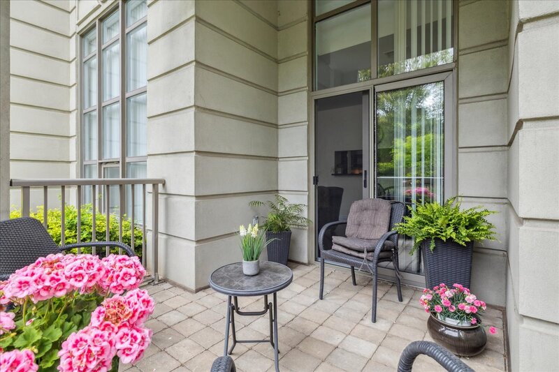 #102-442 Maple Ave, Burlington