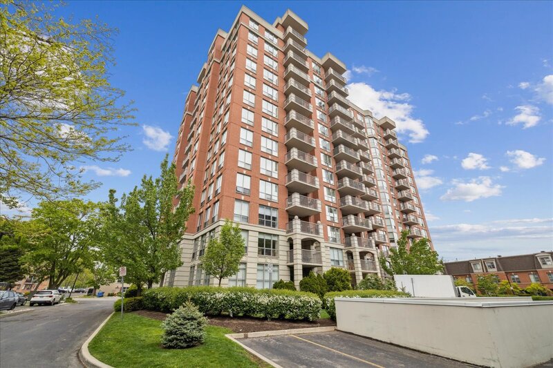 #102-442 Maple Ave, Burlington