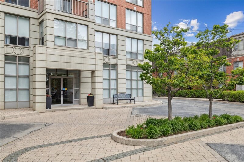 #102-442 Maple Ave, Burlington