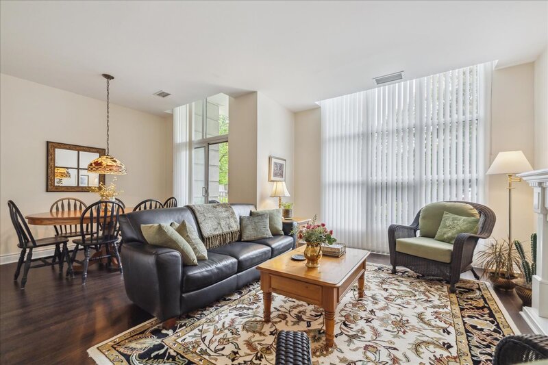 #102-442 Maple Ave, Burlington