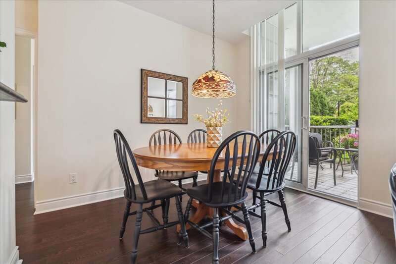 #102-442 Maple Ave, Burlington