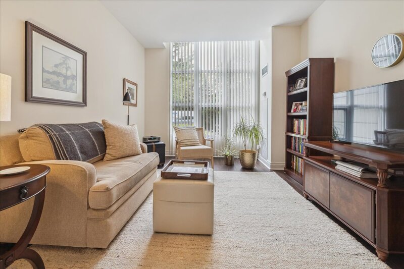 #102-442 Maple Ave, Burlington