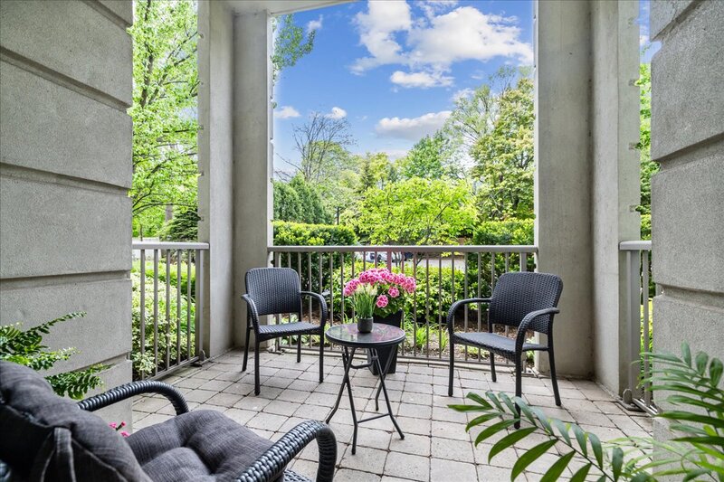 #102-442 Maple Ave, Burlington