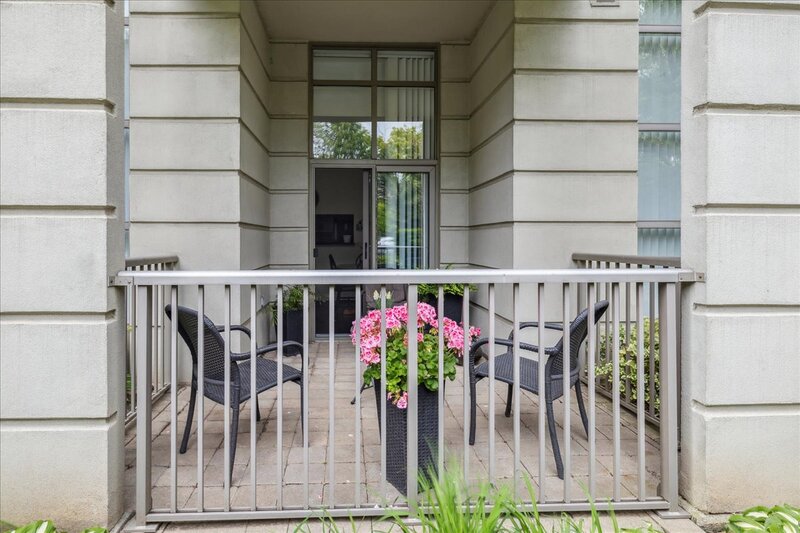 #102-442 Maple Ave, Burlington