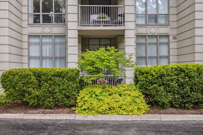 #102-442 Maple Ave, Burlington