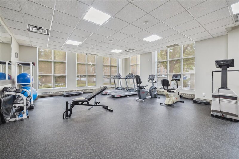 #102-442 Maple Ave, Burlington