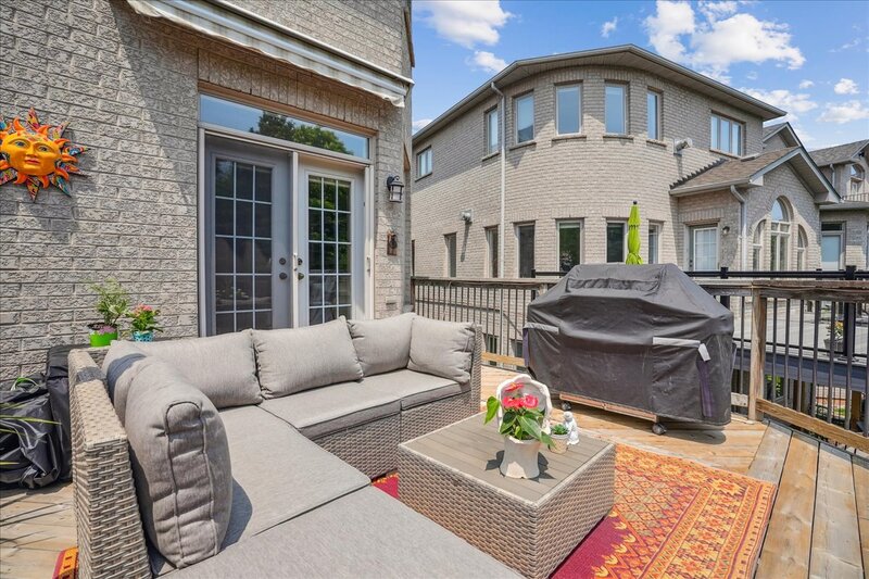 2328 Woodfield Rd, Oakville