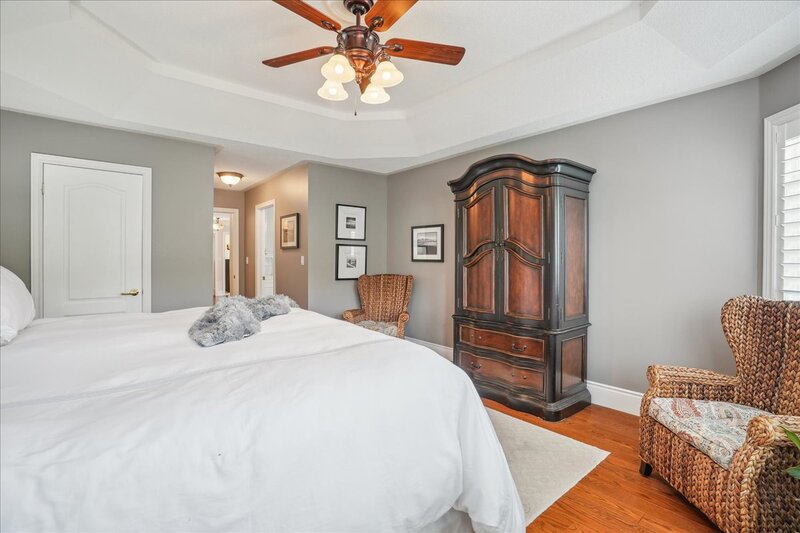 2328 Woodfield Rd, Oakville