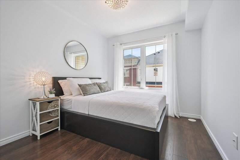#21-2450 Post Rd, Oakville