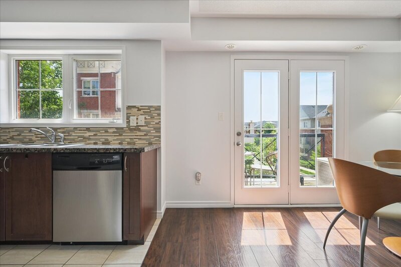 #21-2450 Post Rd, Oakville