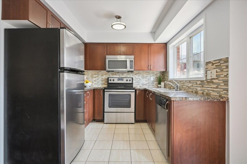 #21-2450 Post Rd, Oakville