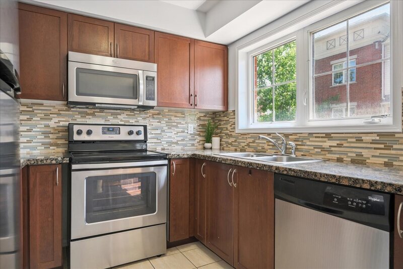 #21-2450 Post Rd, Oakville
