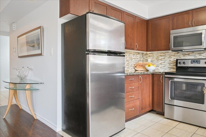 #21-2450 Post Rd, Oakville