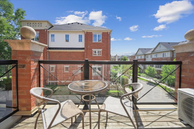 #21-2450 Post Rd, Oakville