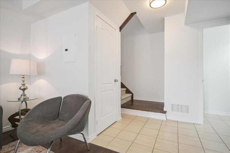 #21-2450 Post Rd, Oakville