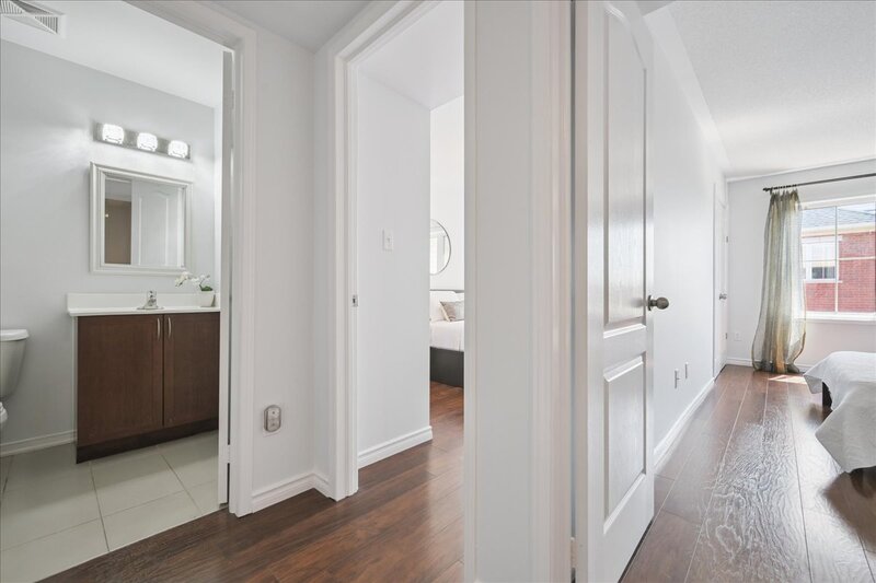 #21-2450 Post Rd, Oakville
