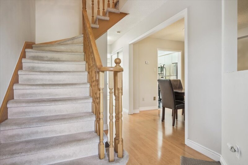 6911 Bandbridge Cres