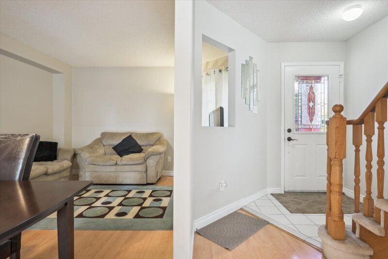 6911 Bandbridge Cres