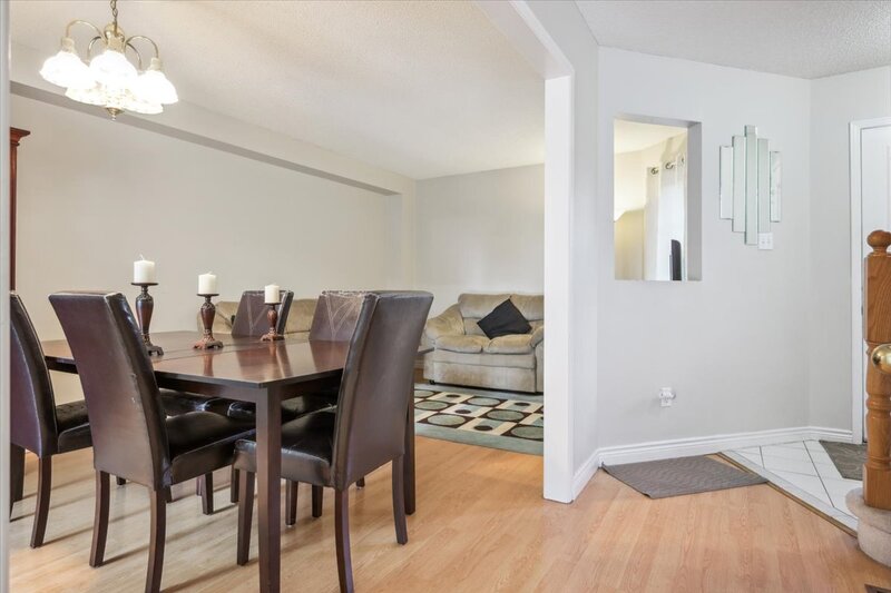 6911 Bandbridge Cres