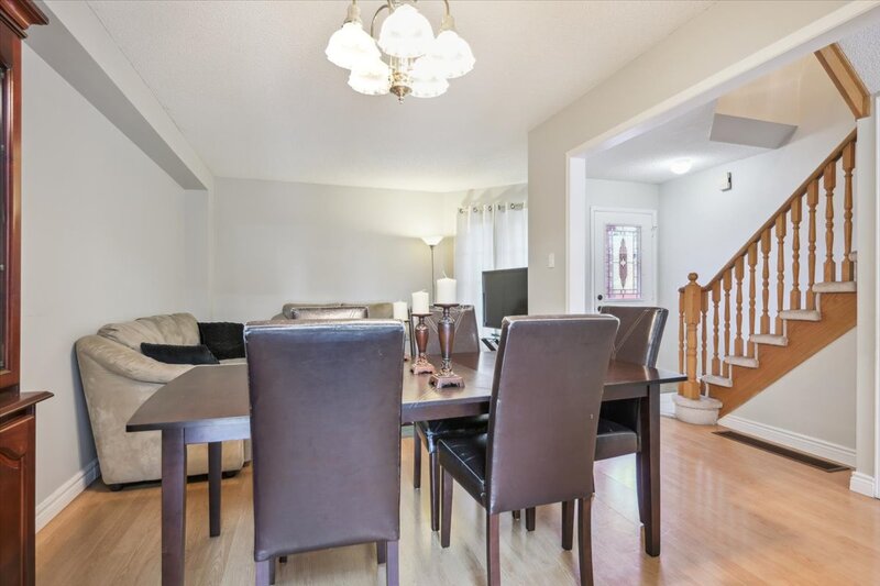 6911 Bandbridge Cres