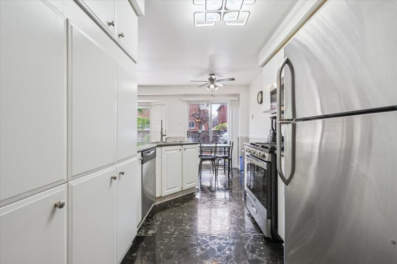 6911 Bandbridge Cres