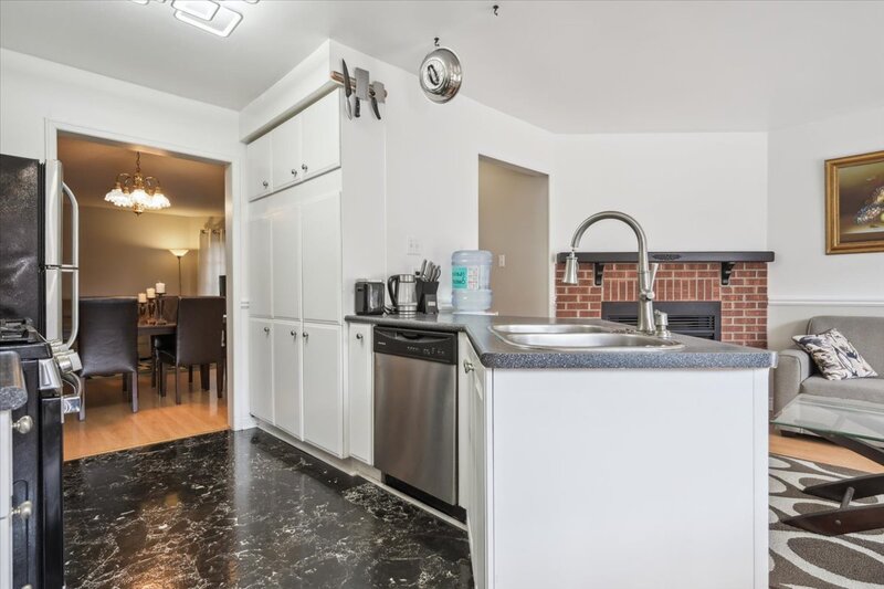6911 Bandbridge Cres
