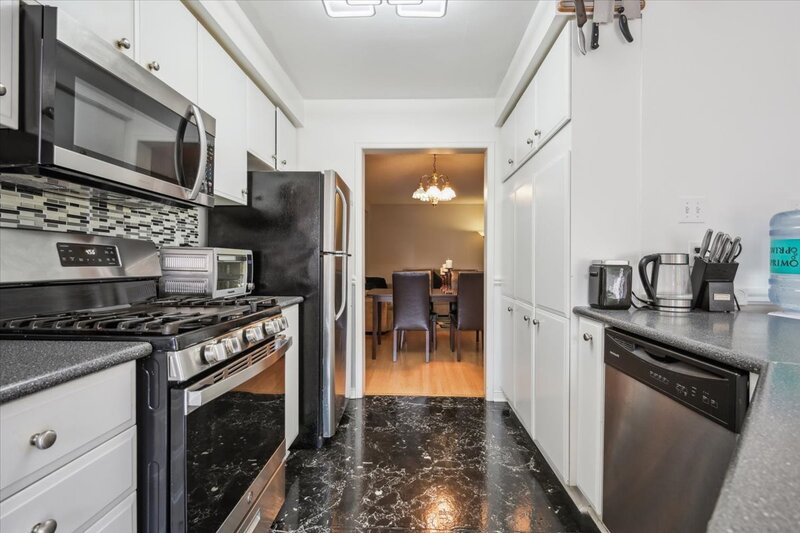 6911 Bandbridge Cres