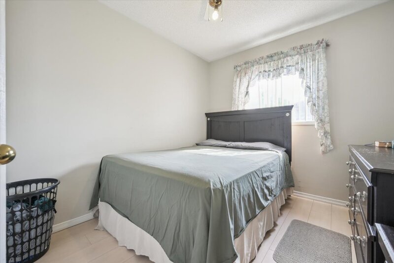 6911 Bandbridge Cres