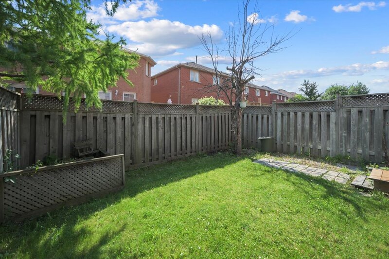 6911 Bandbridge Cres