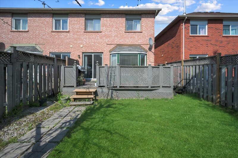 6911 Bandbridge Cres