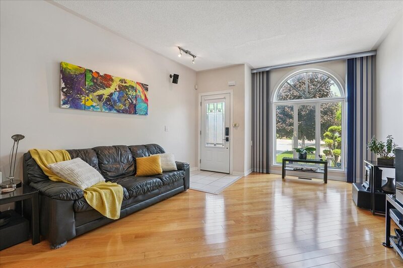 31 Morrison Cres, Grimsby