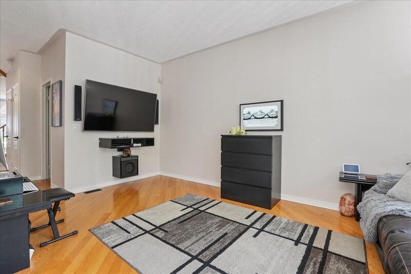 31 Morrison Cres, Grimsby