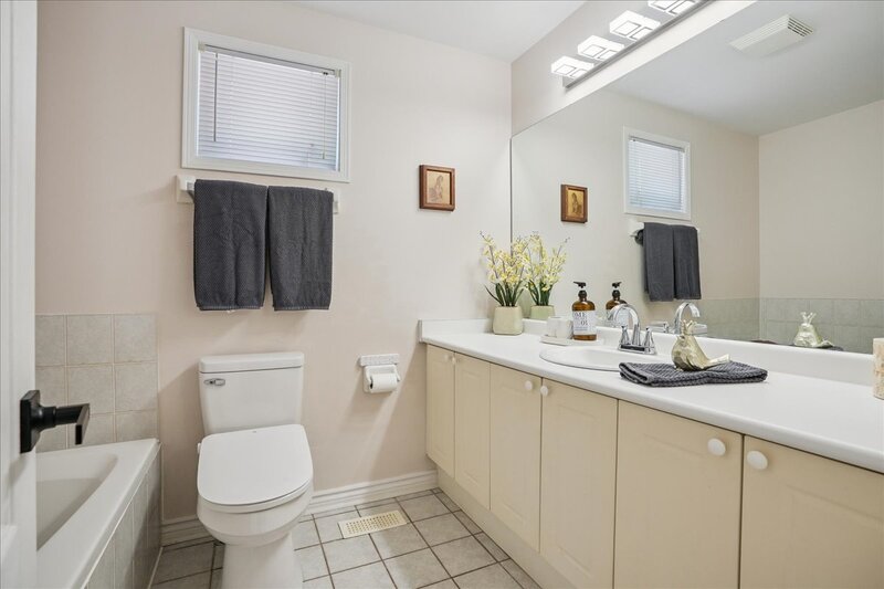 31 Morrison Cres, Grimsby